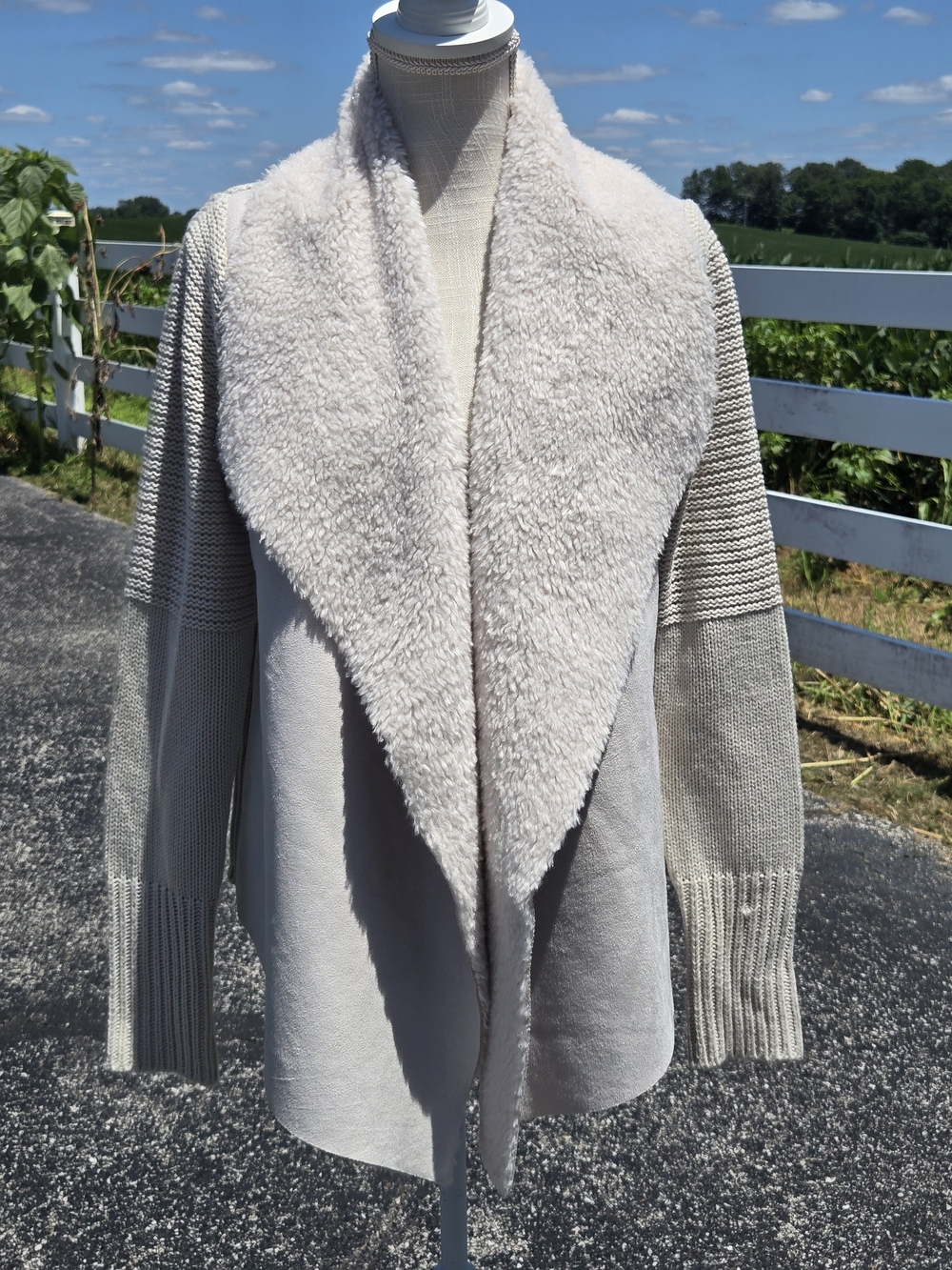 Chelsea & Theodore Light Cream Faux-Shearling Draped Open Front Jacket Sz L